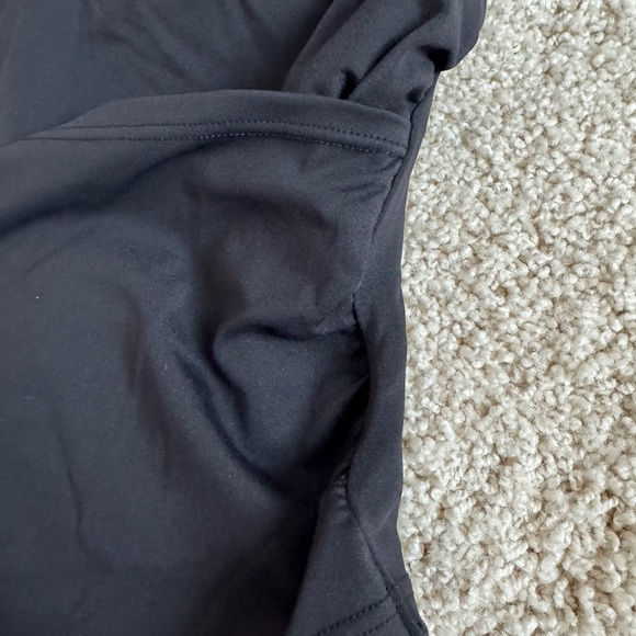 Halara cropped tank top black small - Picture 4 of 11